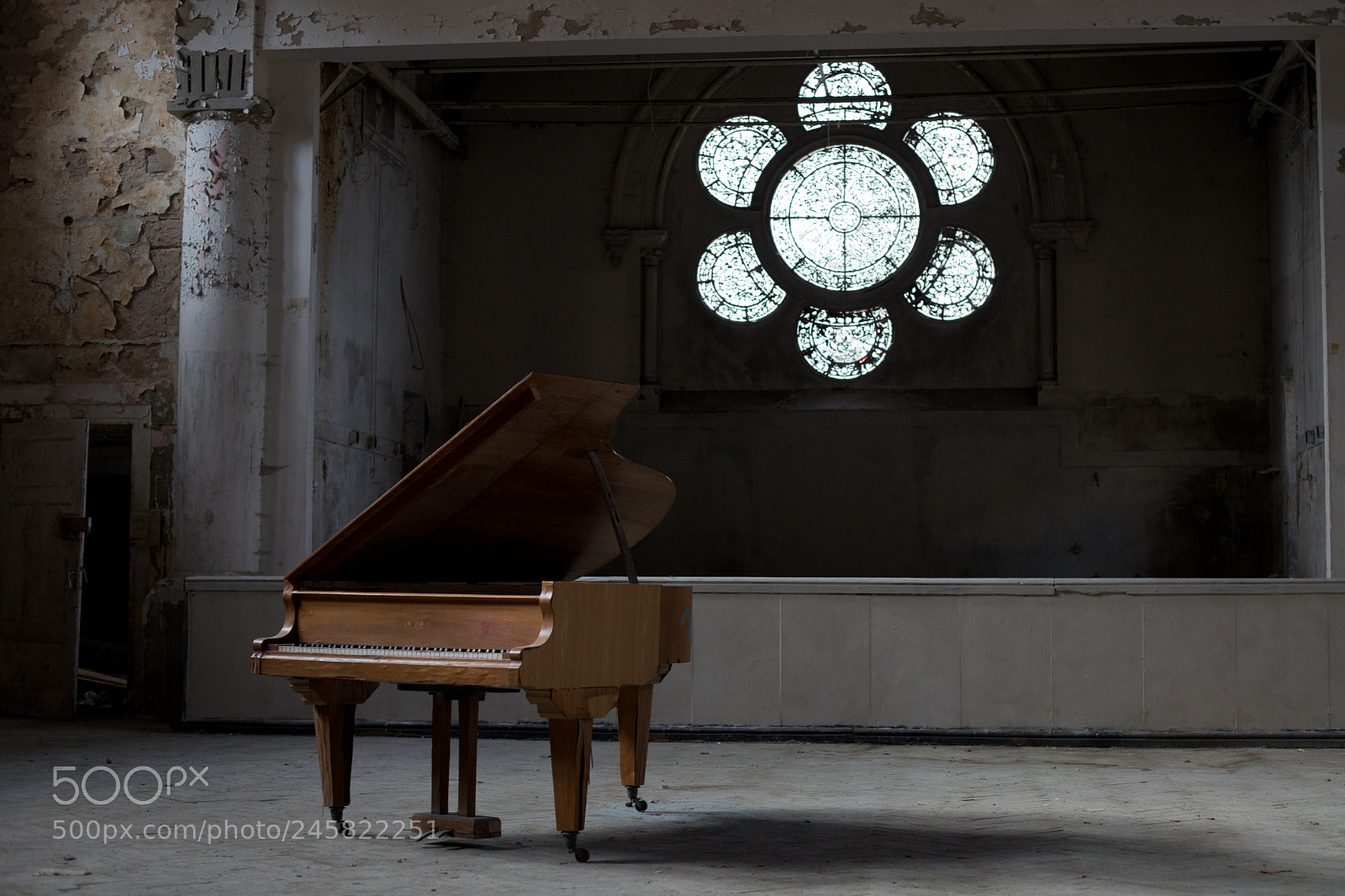 Canon EOS 6D Mark II sample photo. Grand piano photography