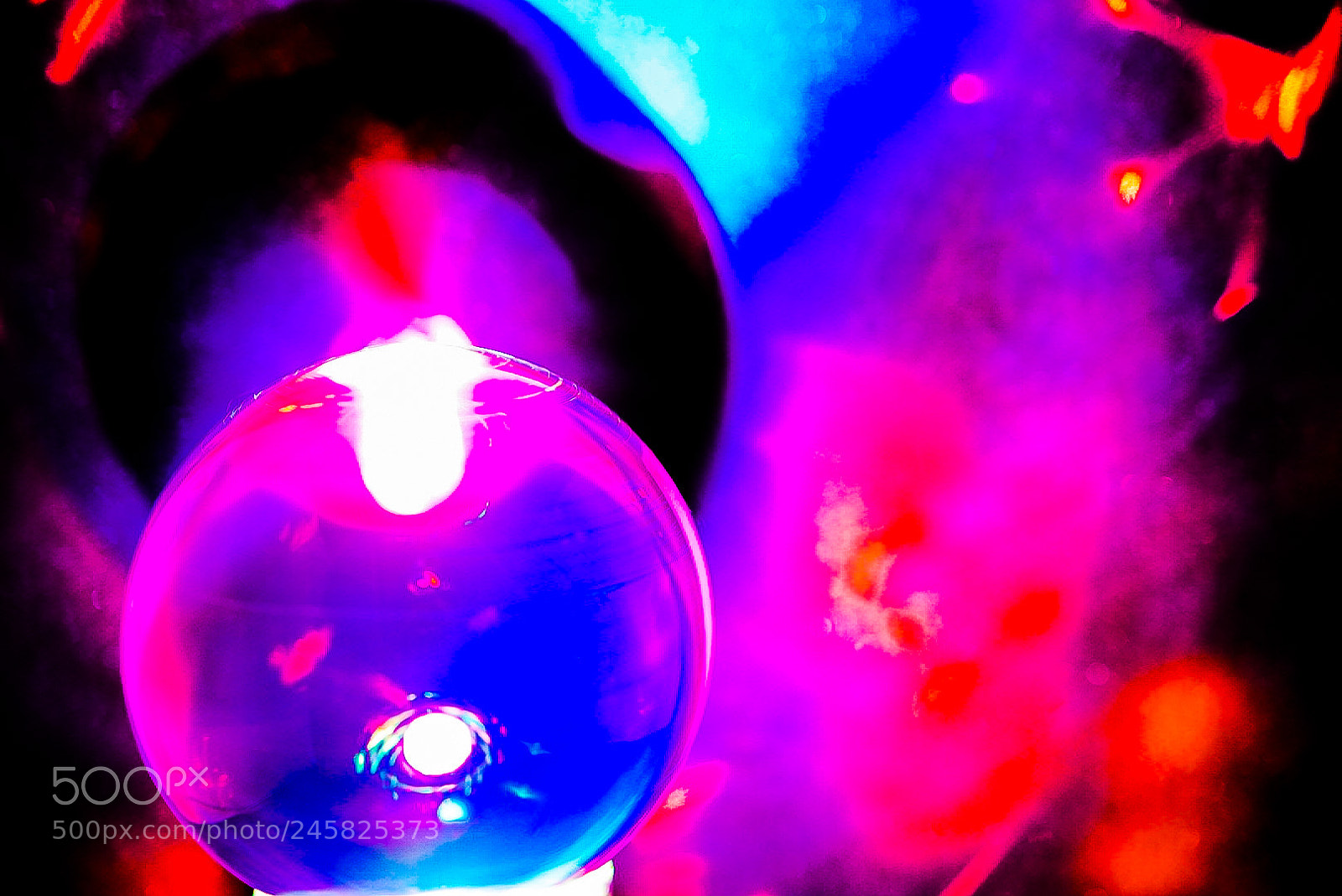 Sony ILCA-77M2 sample photo. Licht und glaskugel photography