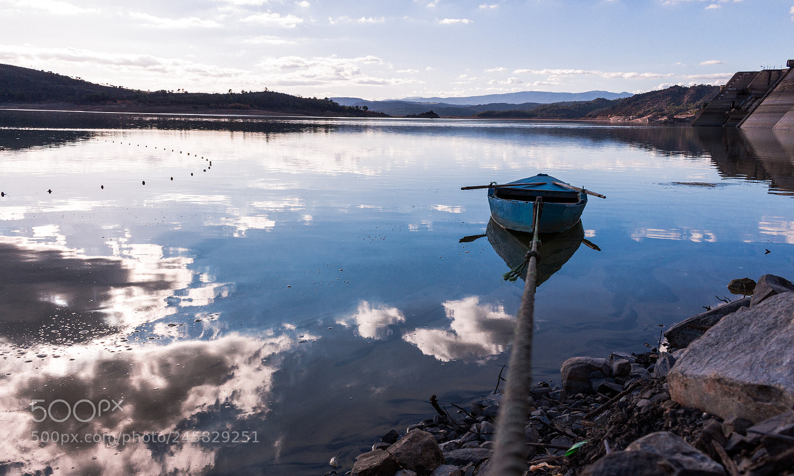 Canon EOS 700D (EOS Rebel T5i / EOS Kiss X7i) sample photo. Reflected photography