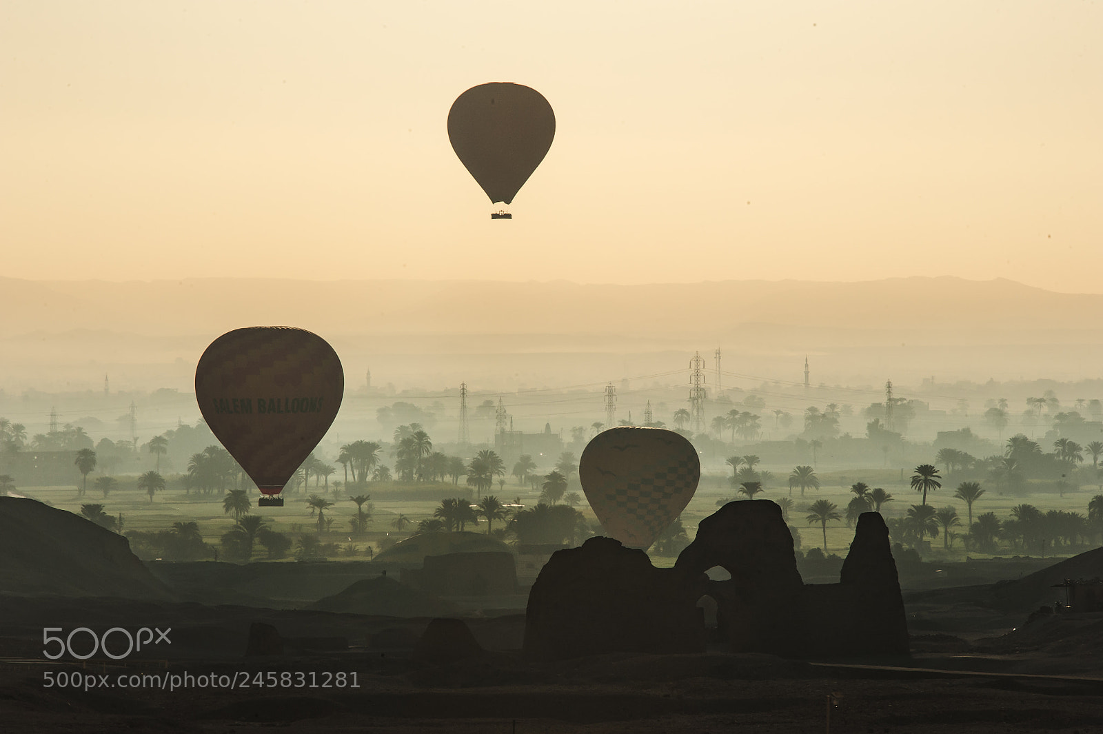 Nikon D700 sample photo. The morning of luxor photography