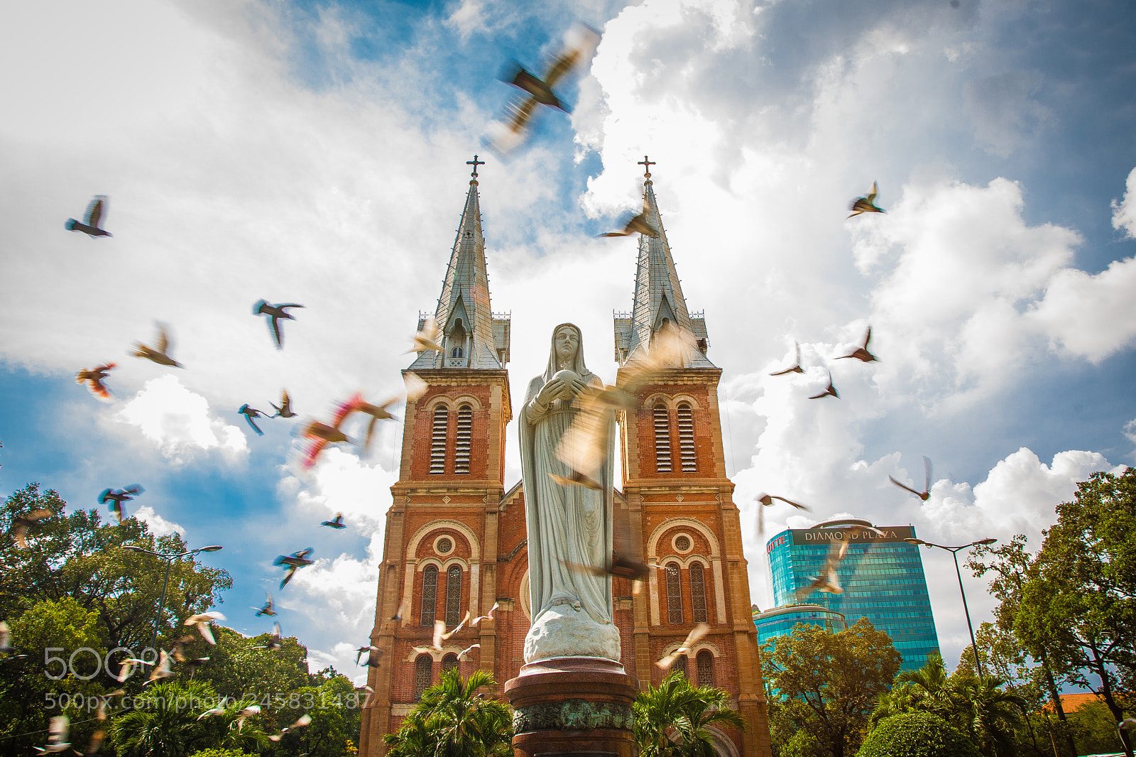 Canon EOS 5D sample photo. Notre dam cathedral, saigon photography