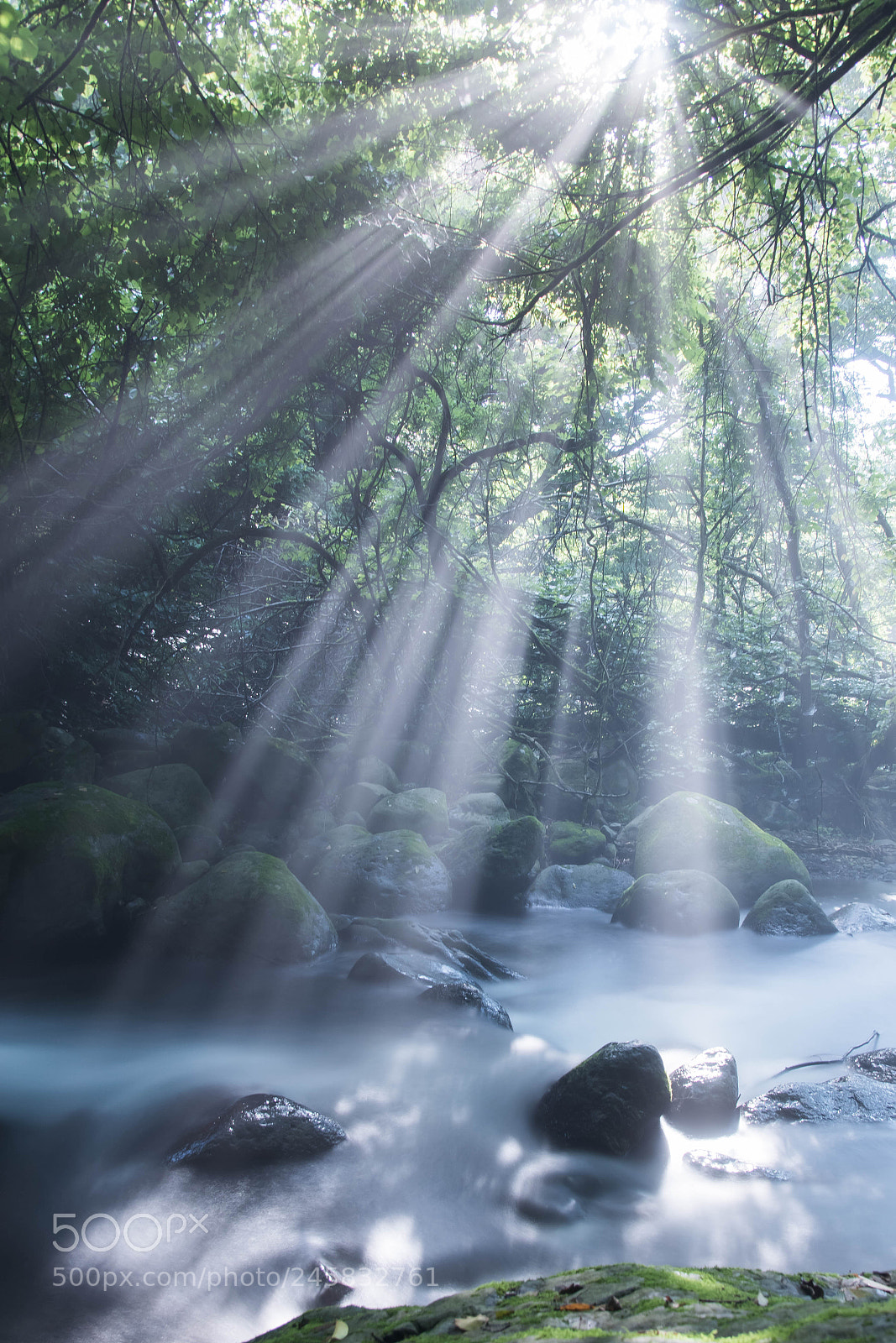 Sony ILCA-77M2 sample photo. 18-02:light beam photography