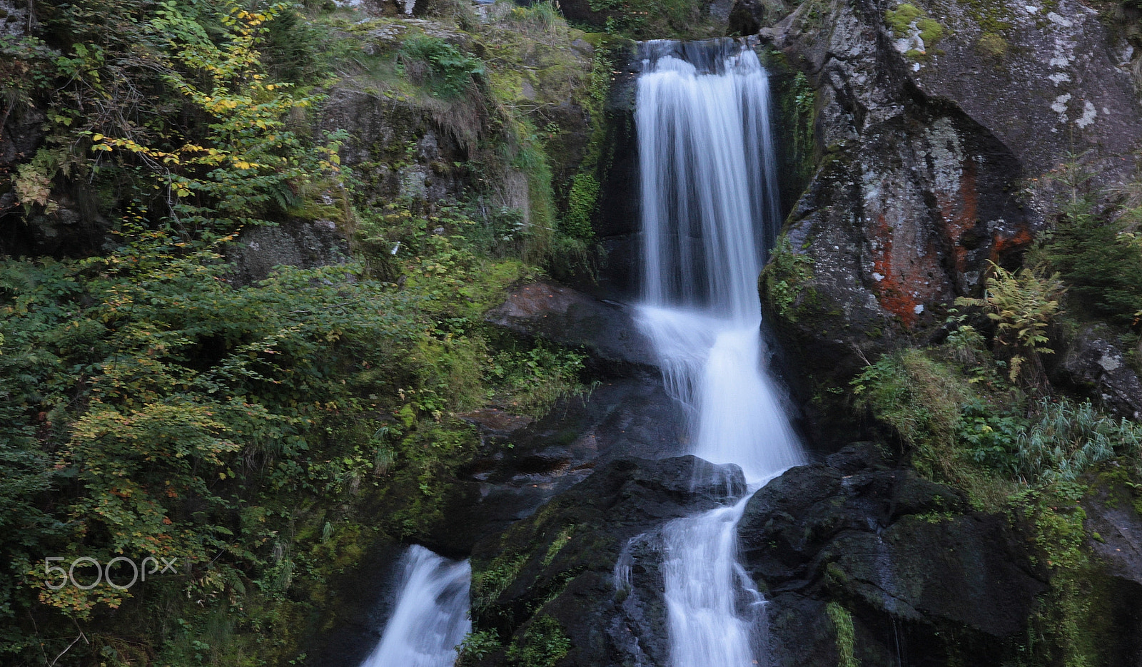 Canon EOS 600D (Rebel EOS T3i / EOS Kiss X5) + Sigma 18-200mm f/3.5-6.3 DC OS sample photo. Triberger wasserfall photography