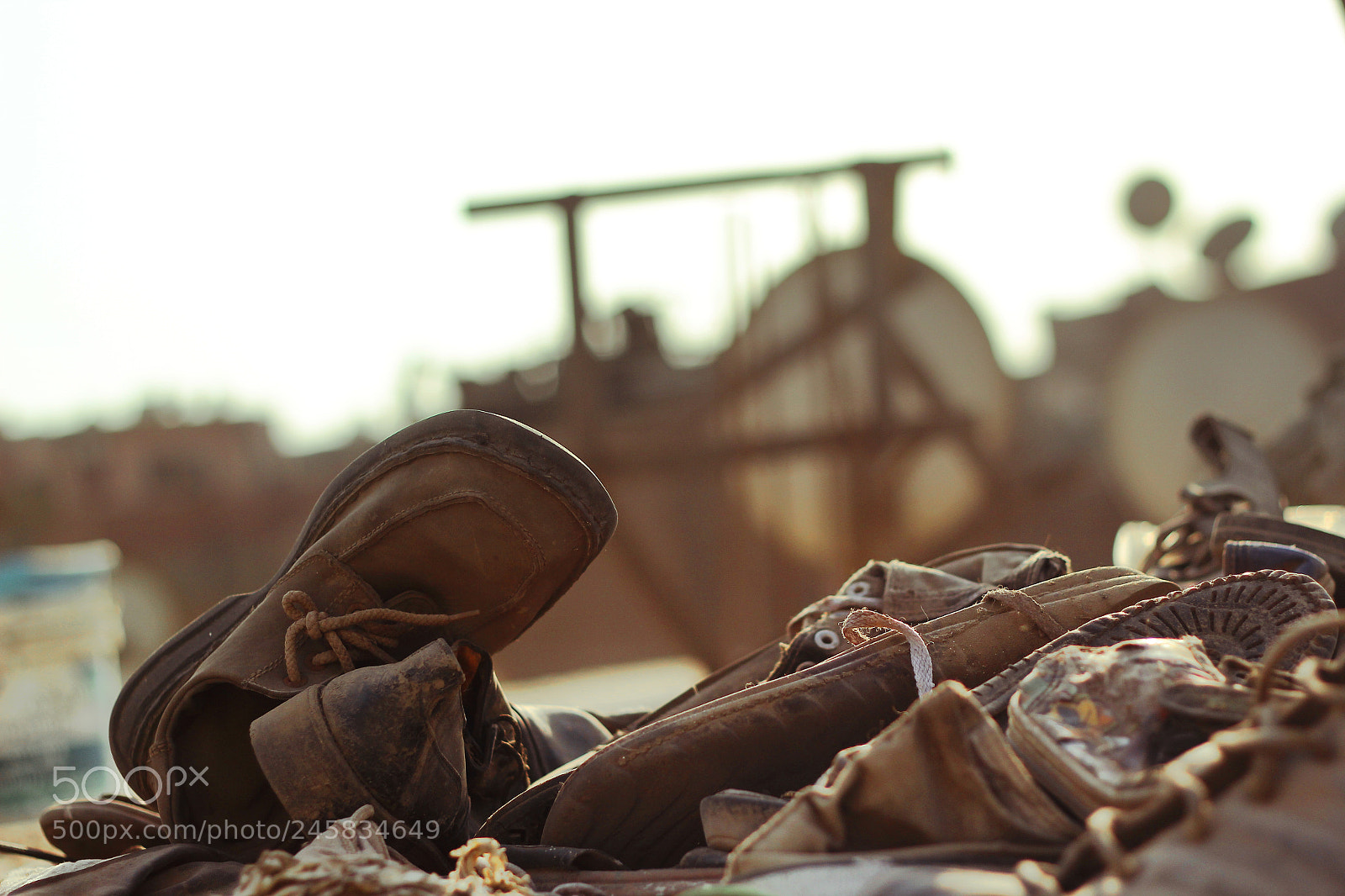 Canon EOS 550D (EOS Rebel T2i / EOS Kiss X4) sample photo. Old shoes photography