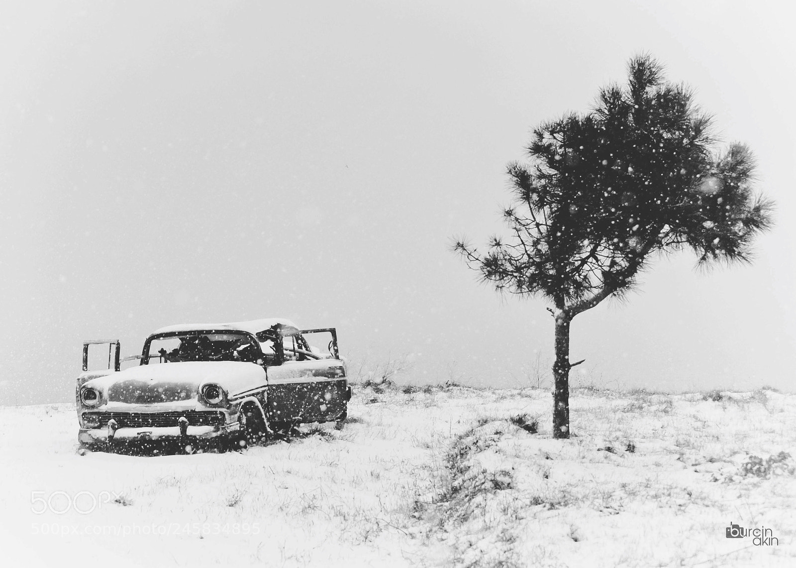 Nikon D5100 sample photo. Bekliyor ... b&w photography
