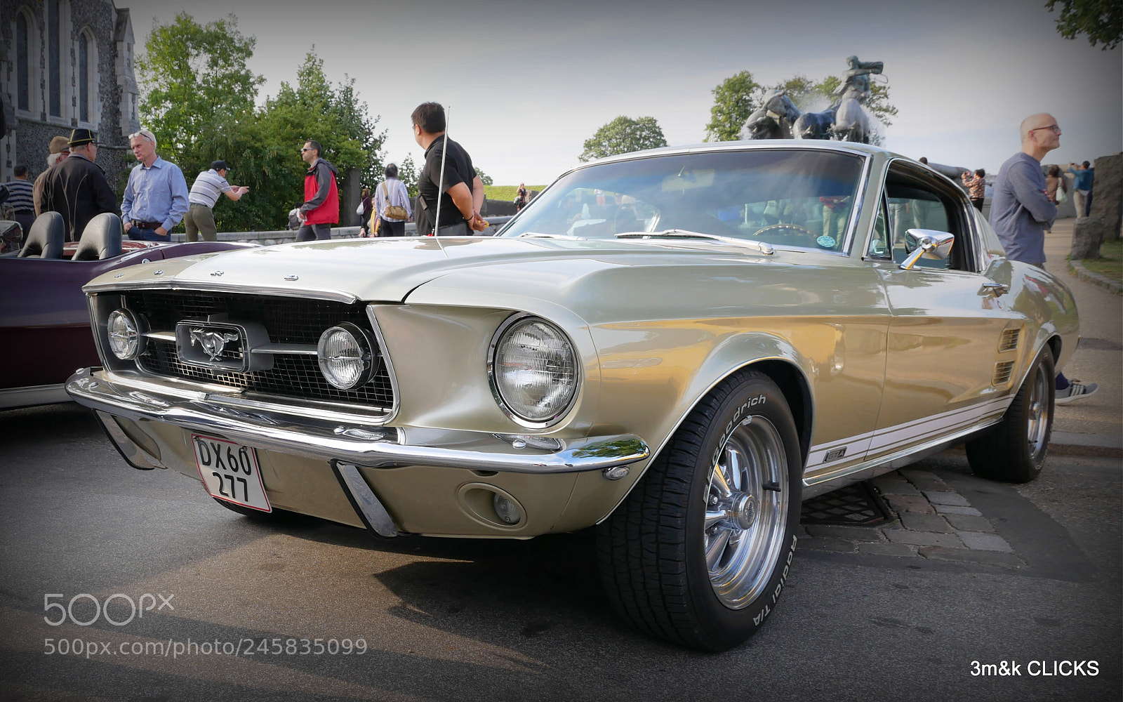 Panasonic Lumix DMC-G85 (Lumix DMC-G80) sample photo. An old car... photography