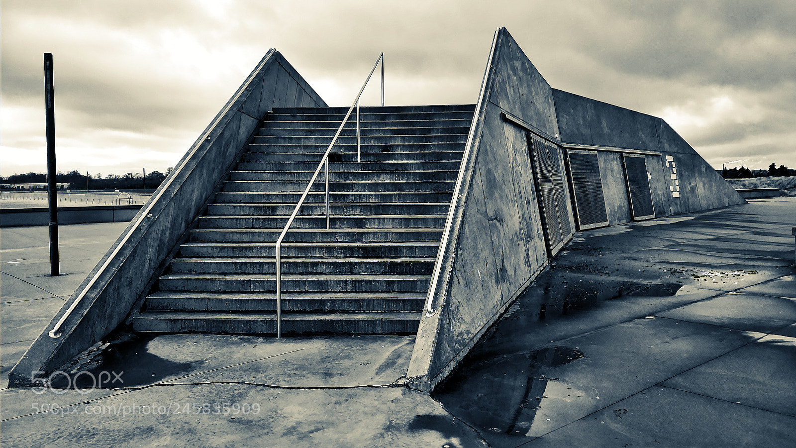 OnePlus 5 sample photo. On the pier photography