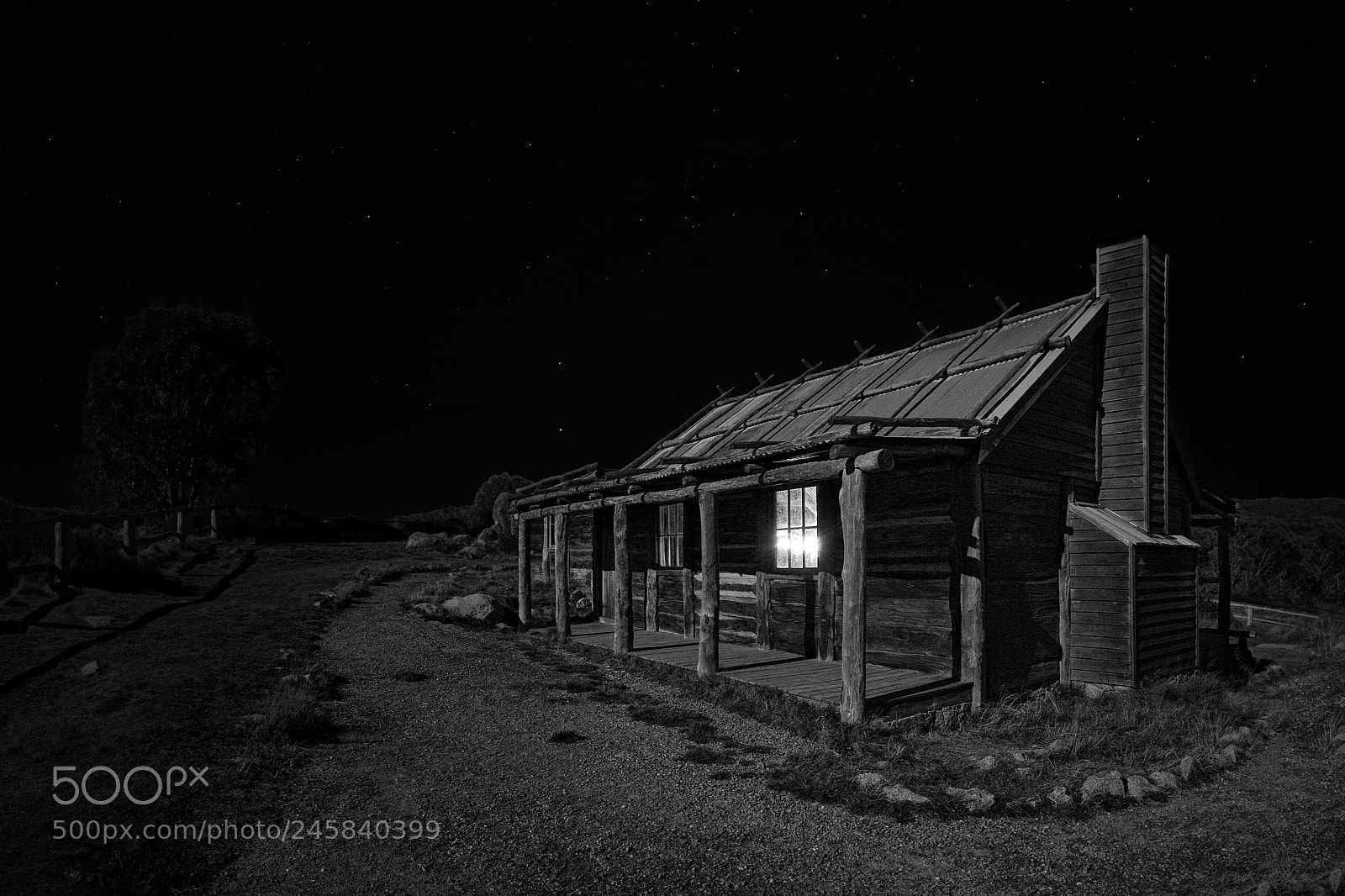 Sony a7 II sample photo. Craigs hut by night photography