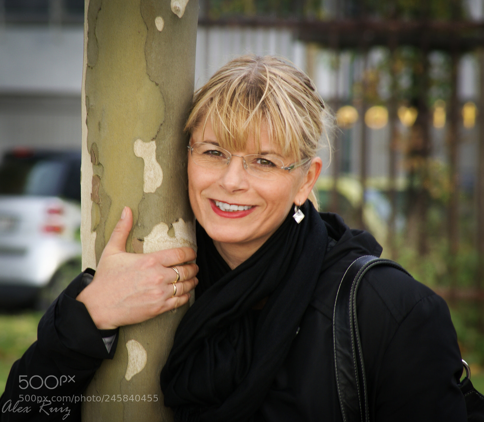 Sony Alpha DSLR-A100 sample photo. Smile photography
