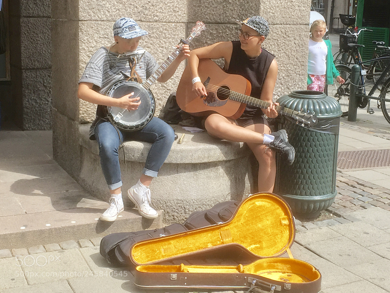 Apple iPhone 6s Plus sample photo. Two street musicians in photography