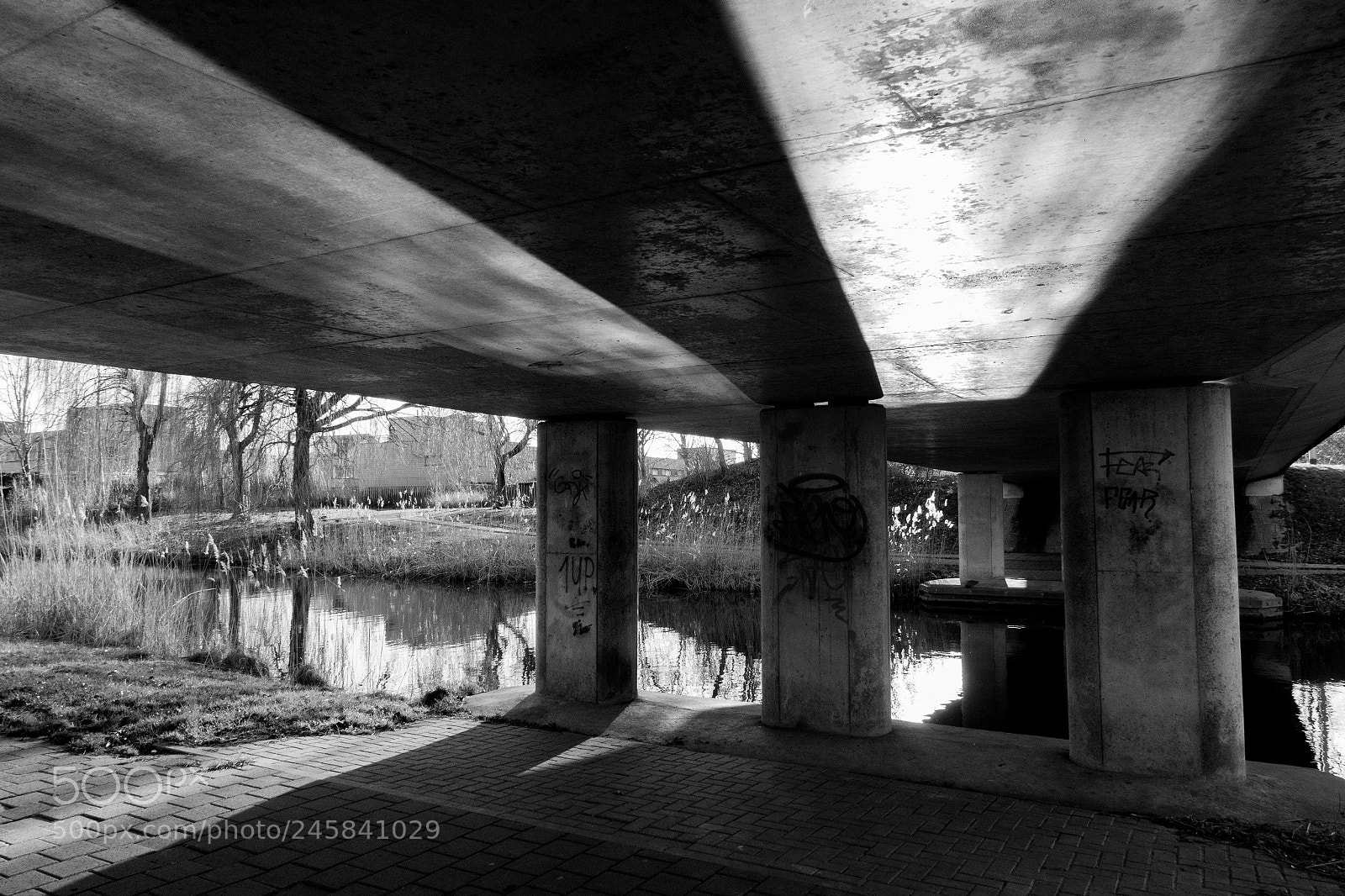 Sony Cyber-shot DSC-RX100 III sample photo. Underpass photography