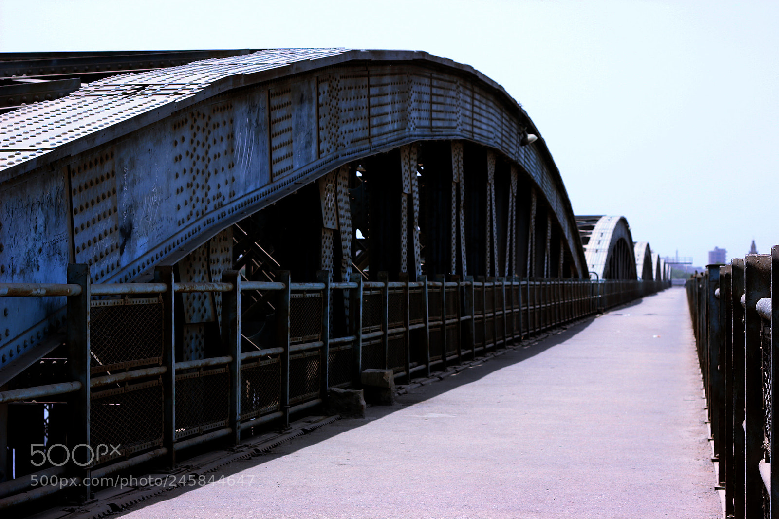 Canon EOS 550D (EOS Rebel T2i / EOS Kiss X4) sample photo. An ancient bridge photography
