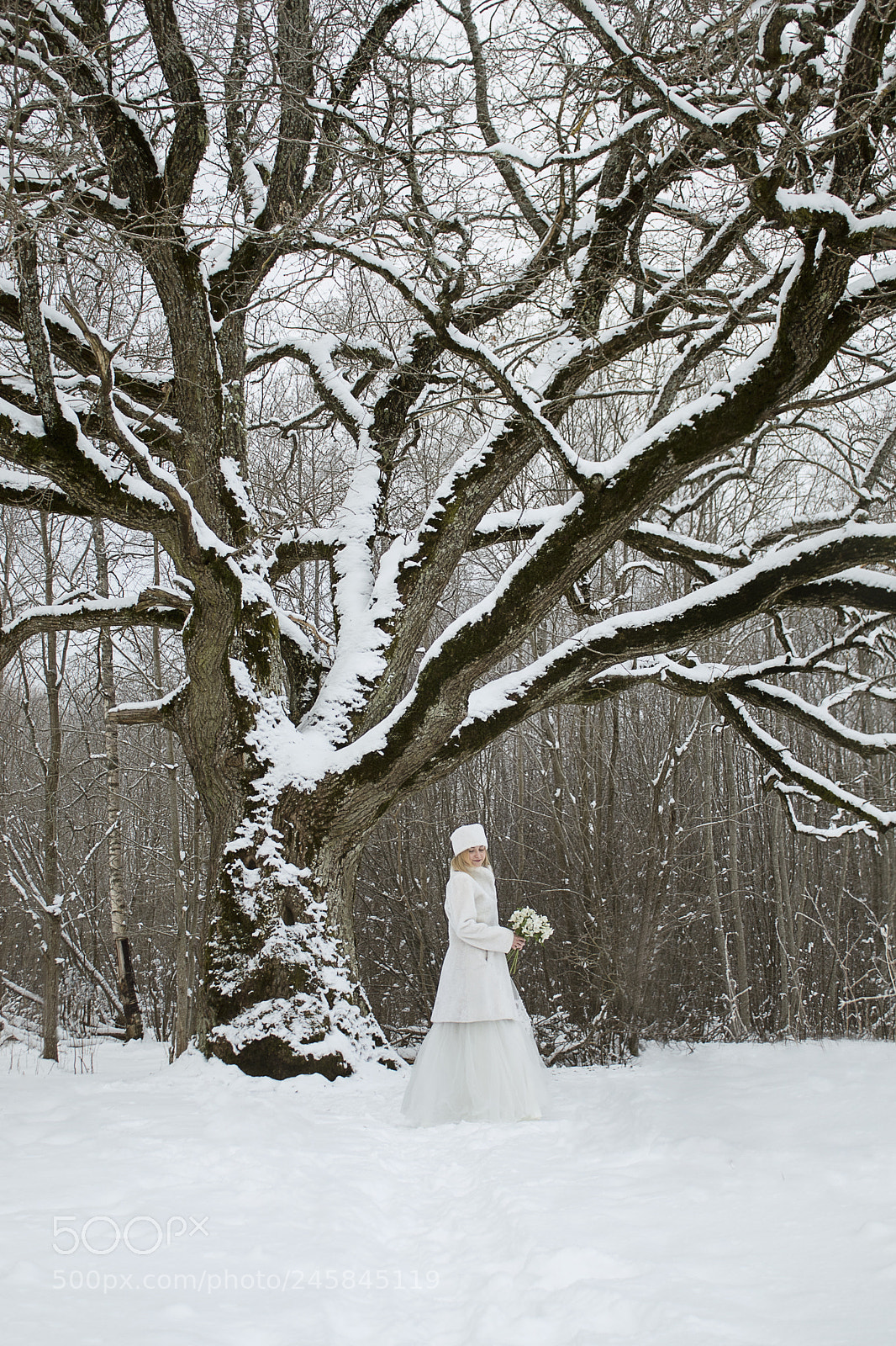 Canon EOS 77D (EOS 9000D / EOS 770D) sample photo. White dress photography