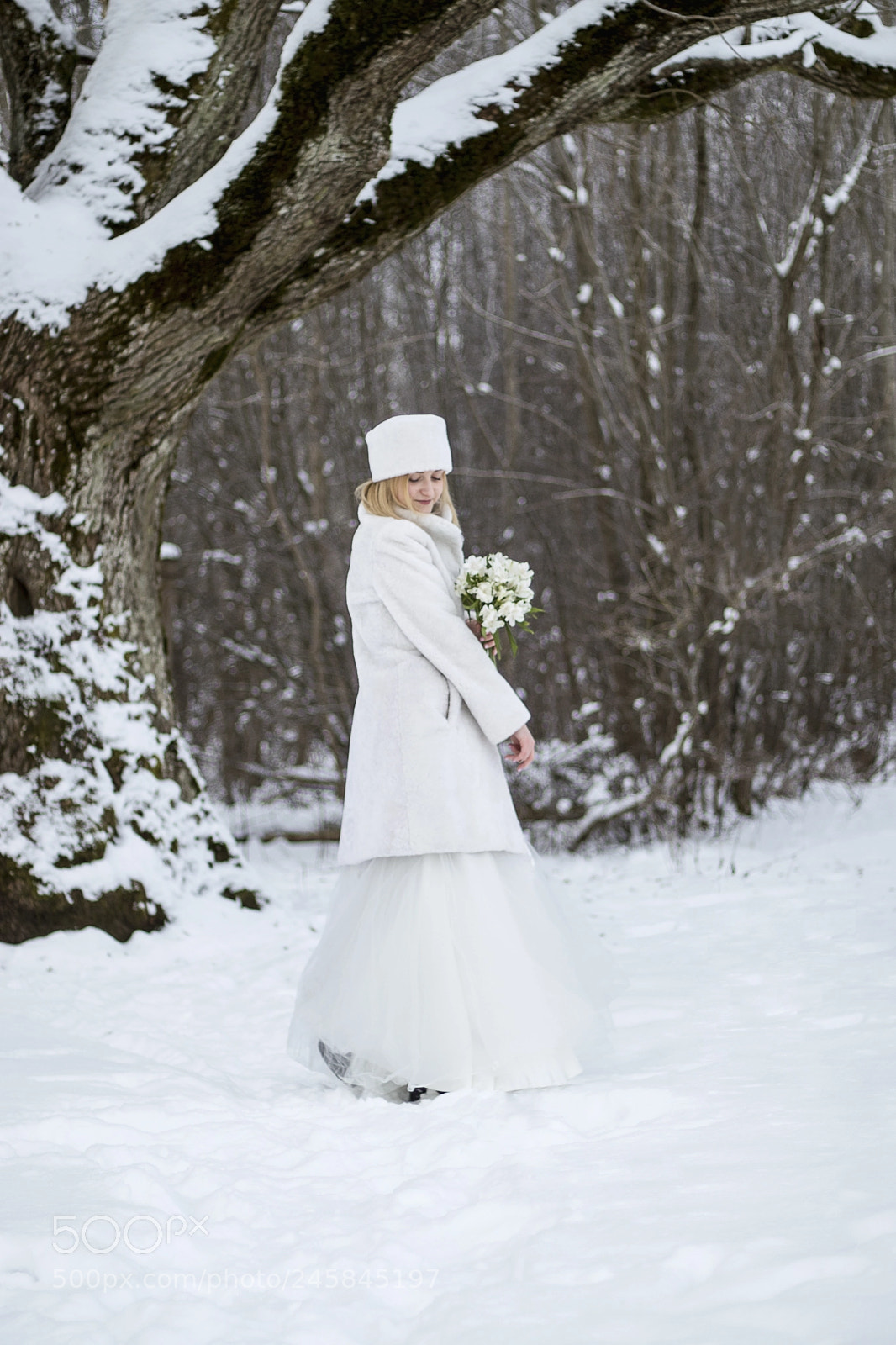 Canon EOS 77D (EOS 9000D / EOS 770D) sample photo. White dress photography