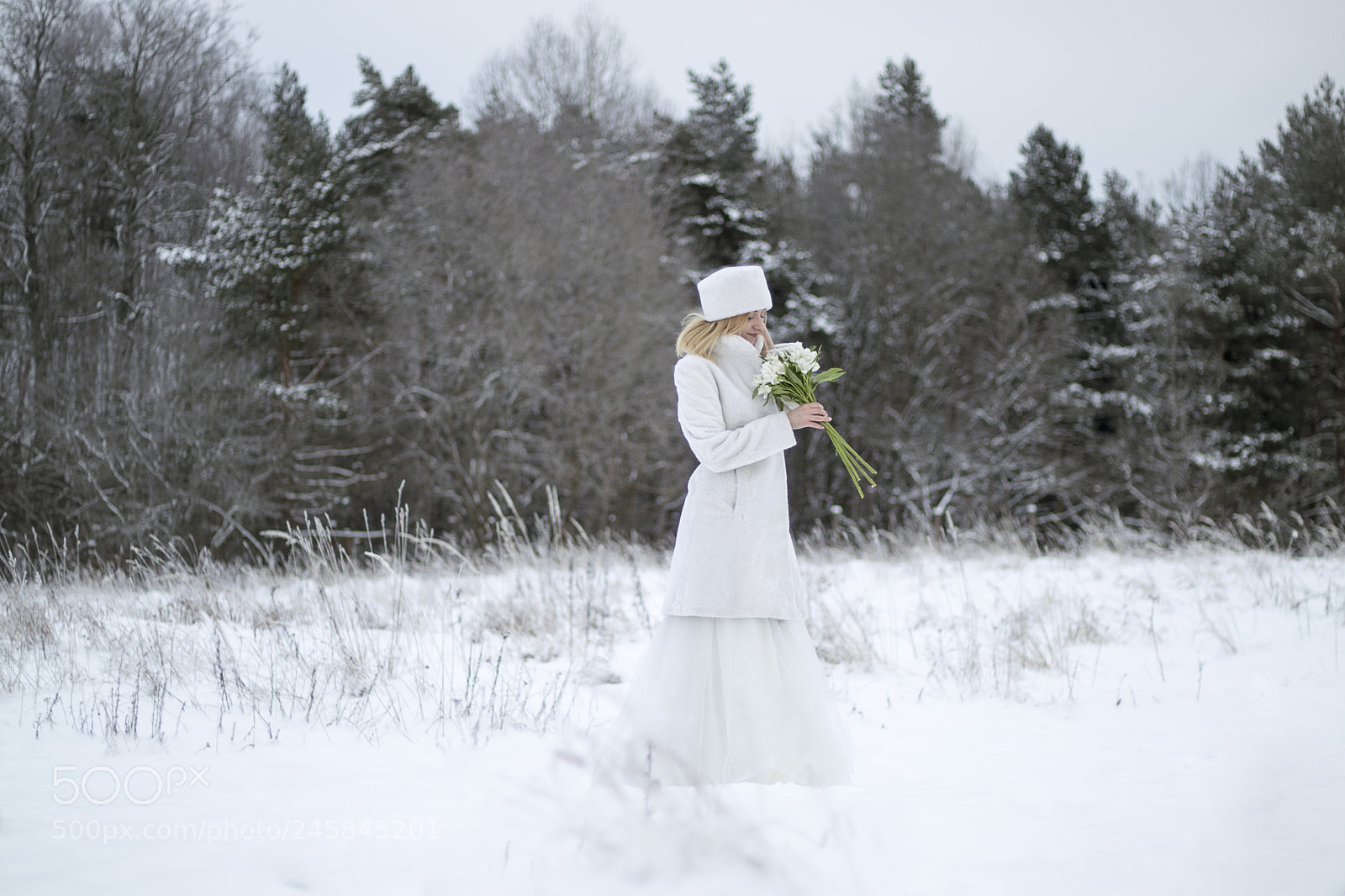 Canon EOS 77D (EOS 9000D / EOS 770D) sample photo. White dress photography