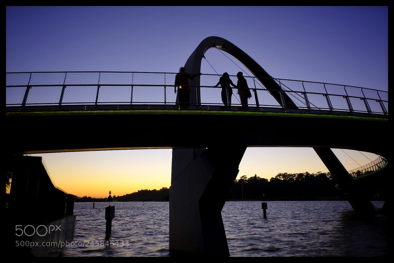 Fujifilm X-T2 sample photo. Elisabeth waterfront. quiet moment photography