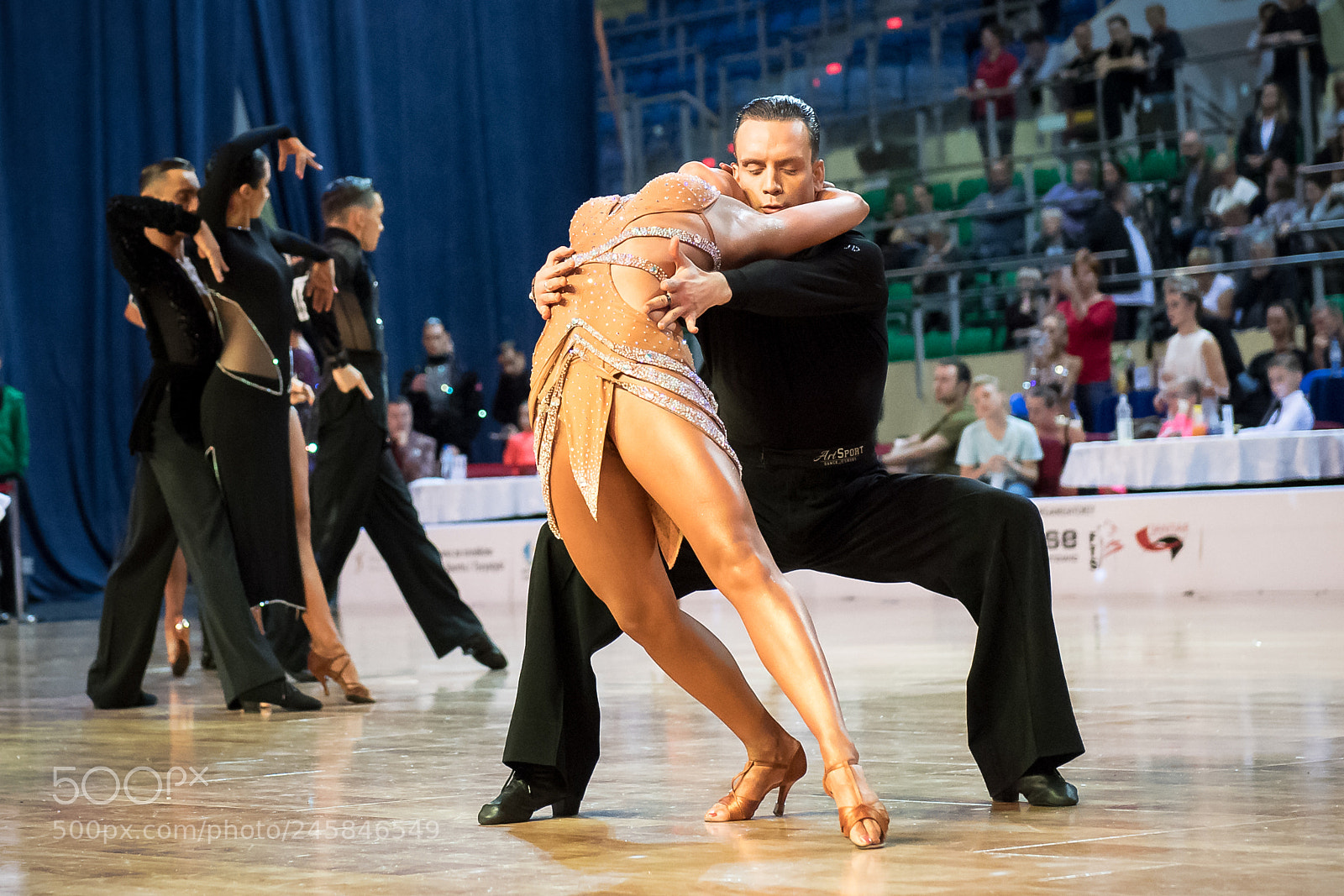 Nikon D5 sample photo. Dancers dancing latin dance photography