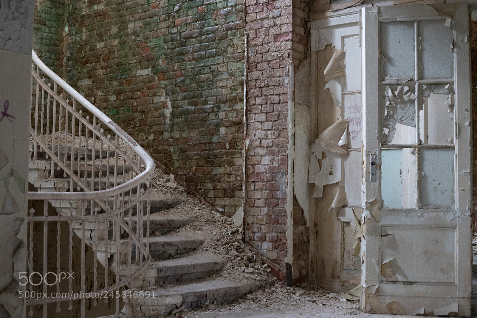 Canon EOS 6D Mark II sample photo. Stairwell beelitz photography