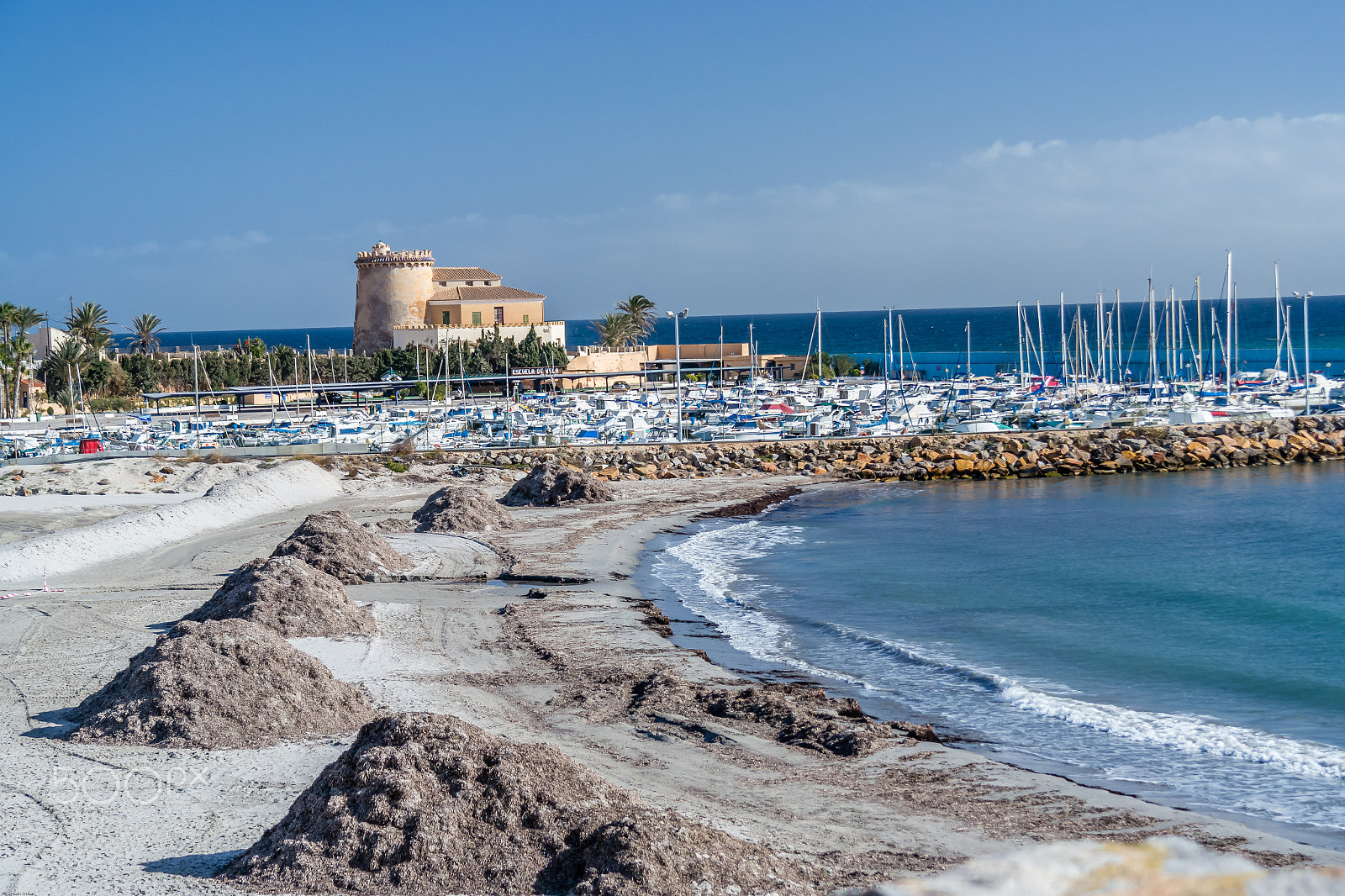 Samsung NX20 sample photo. Marina and tower photography