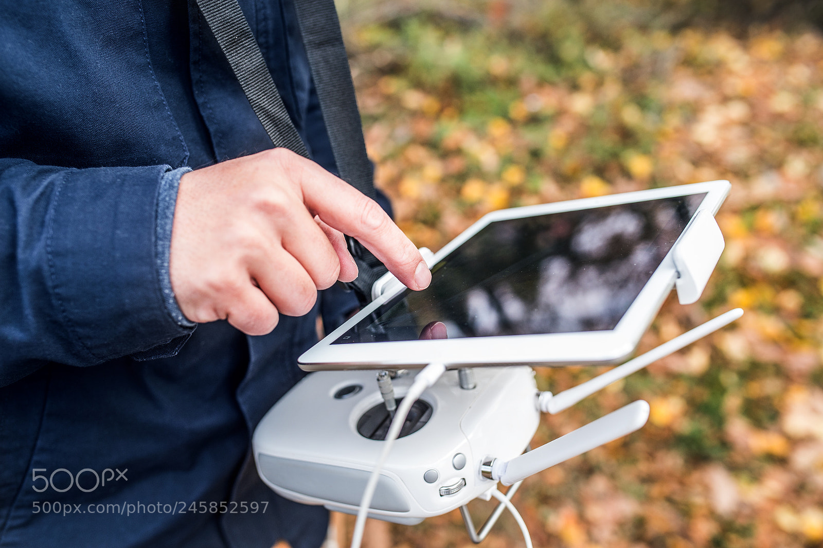 Nikon D4S sample photo. Man with tablet and photography