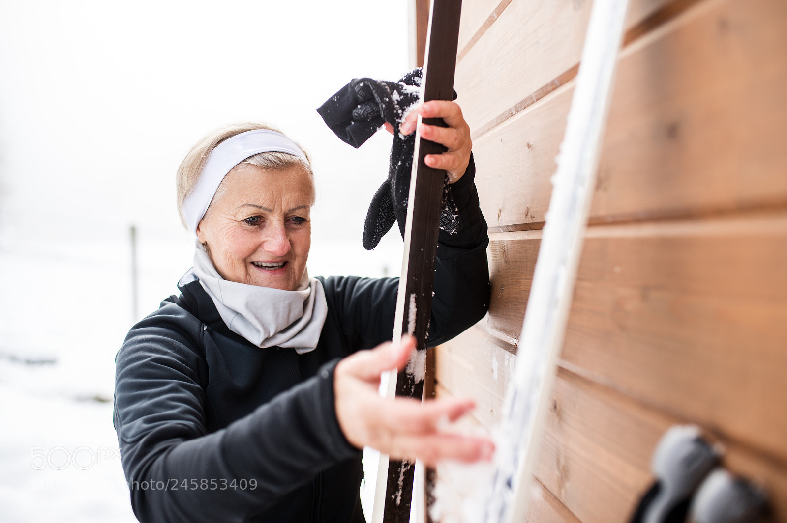 Nikon D4S sample photo. Senior woman getting ready photography