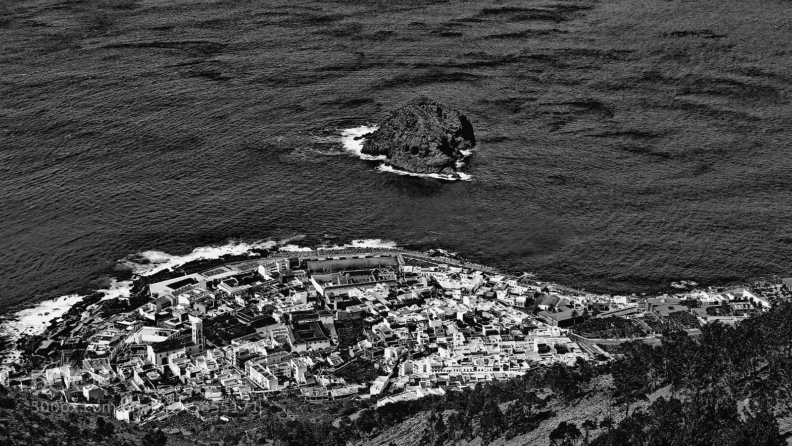 Canon EOS 60D sample photo. City in the ocean photography