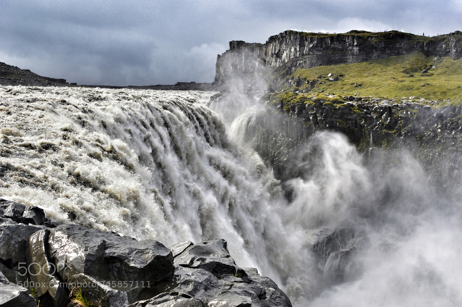 Nikon D3200 sample photo. Crazy water. photography