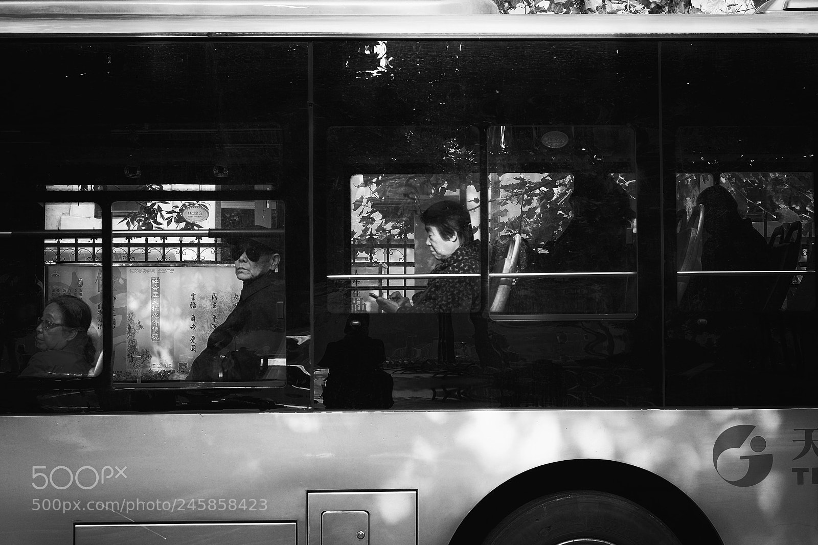 Fujifilm X-T1 sample photo. Public bus photography