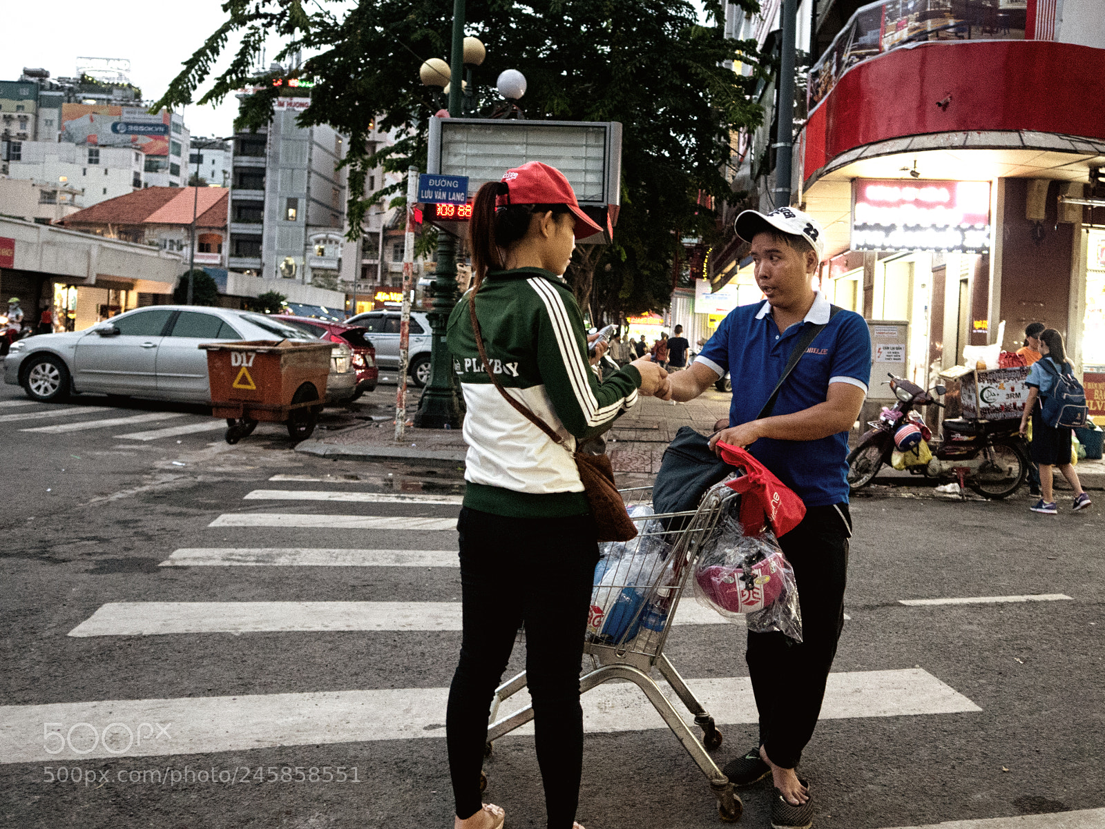 Panasonic Lumix DMC-GX7 sample photo. Connection or transaction photography