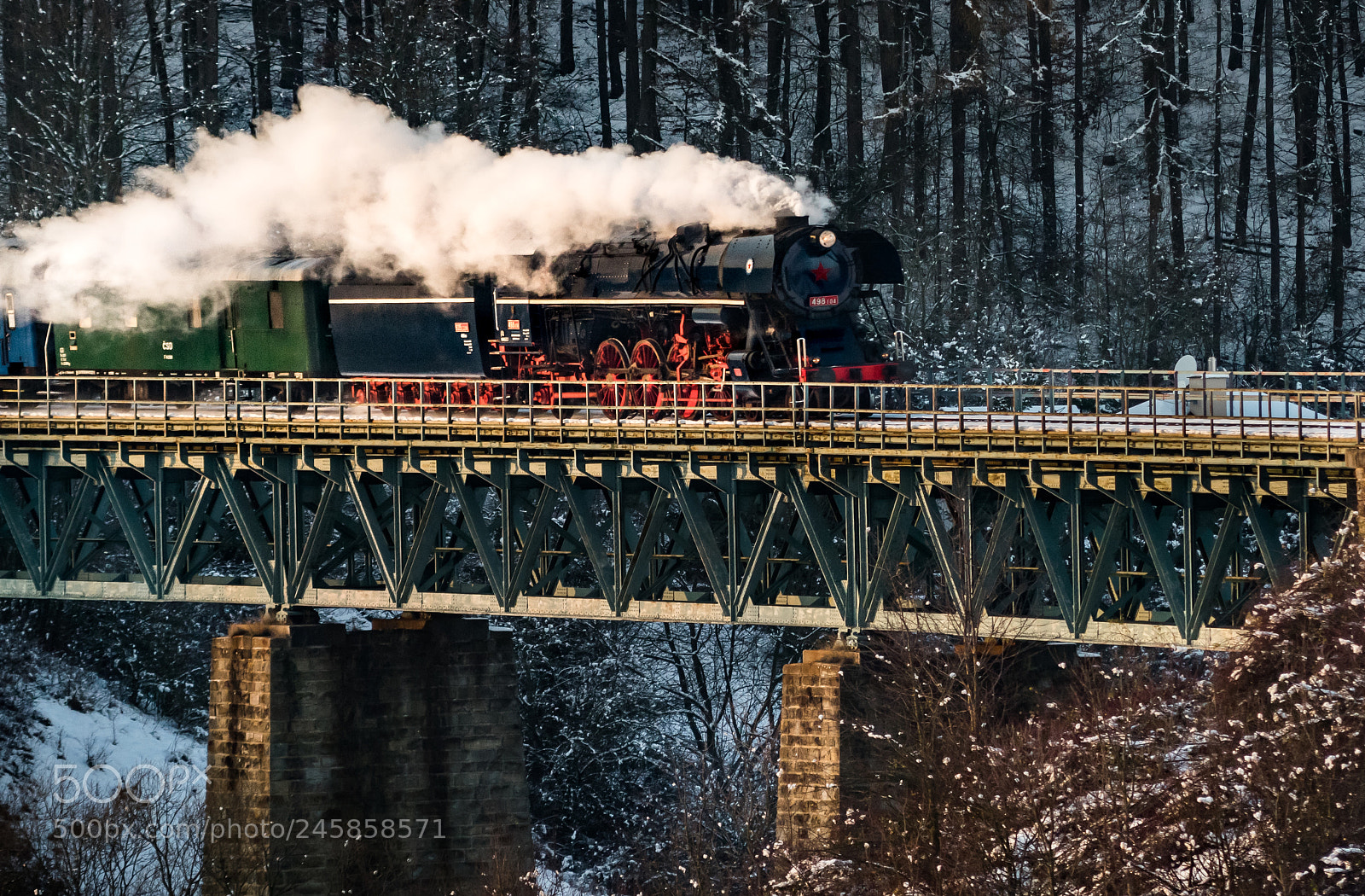 Pentax K-3 II sample photo. Nostalgic train ride photography