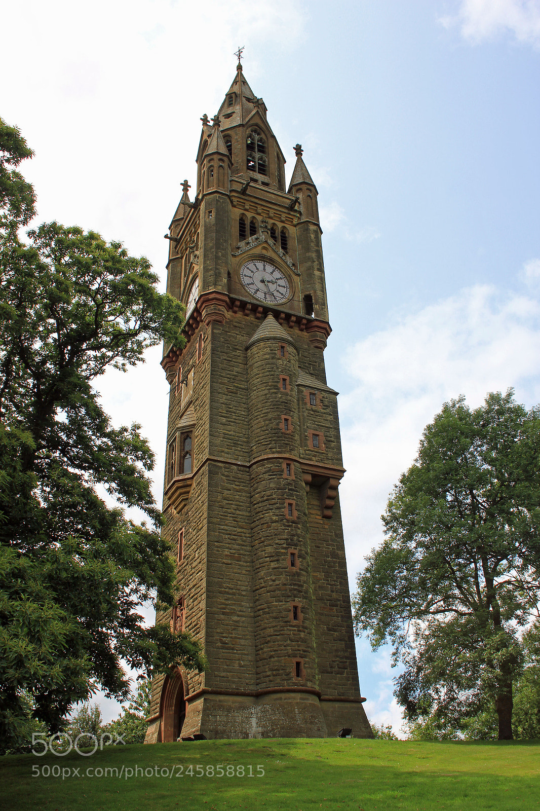 Canon EOS 550D (EOS Rebel T2i / EOS Kiss X4) sample photo. Abberley tower photography