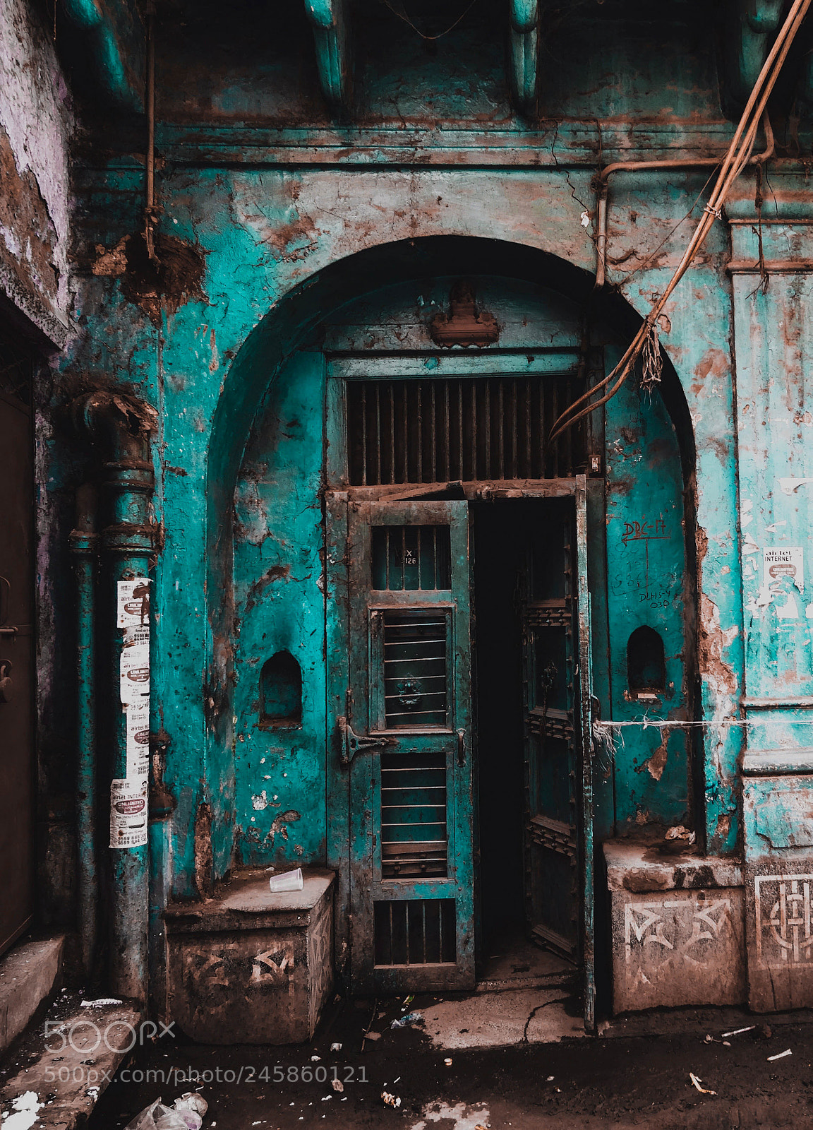 OnePlus 5 sample photo. The blue passage photography