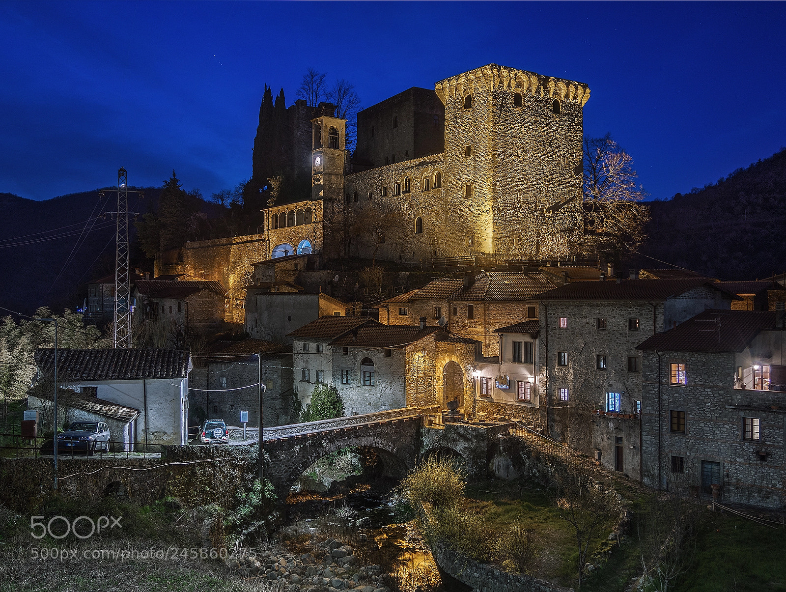 Olympus OM-D E-M10 II sample photo. Castello della verrucola photography