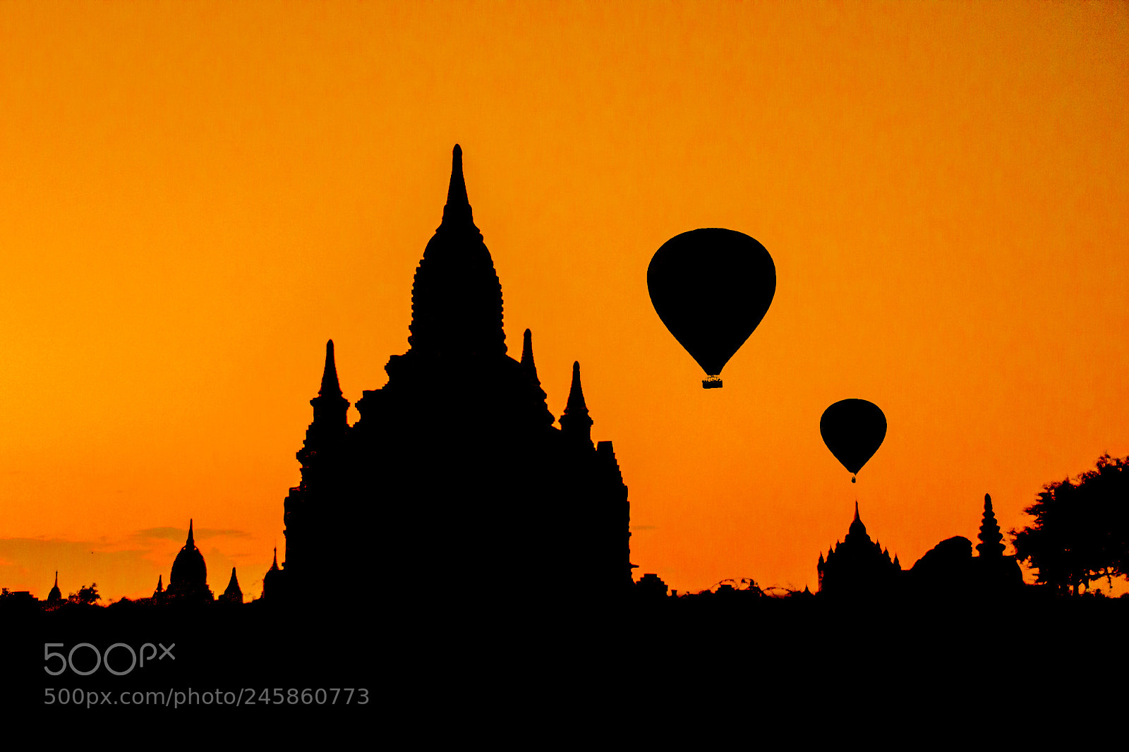 Canon EOS 550D (EOS Rebel T2i / EOS Kiss X4) sample photo. Bagan photography