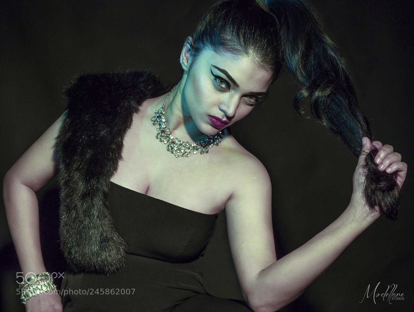 Canon EOS-1D X Mark II sample photo. Lady with a class photography