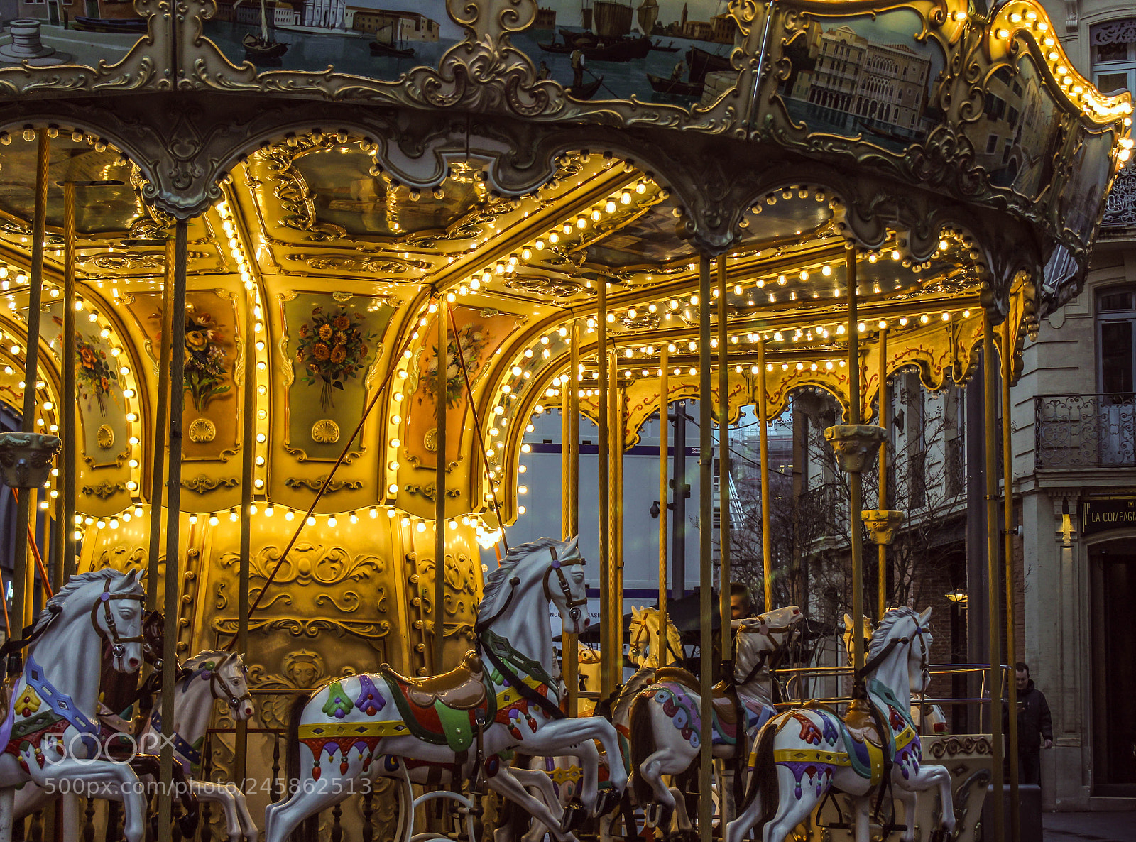 Canon EOS 1200D (EOS Rebel T5 / EOS Kiss X70 / EOS Hi) sample photo. Carousel in toulouse, france photography