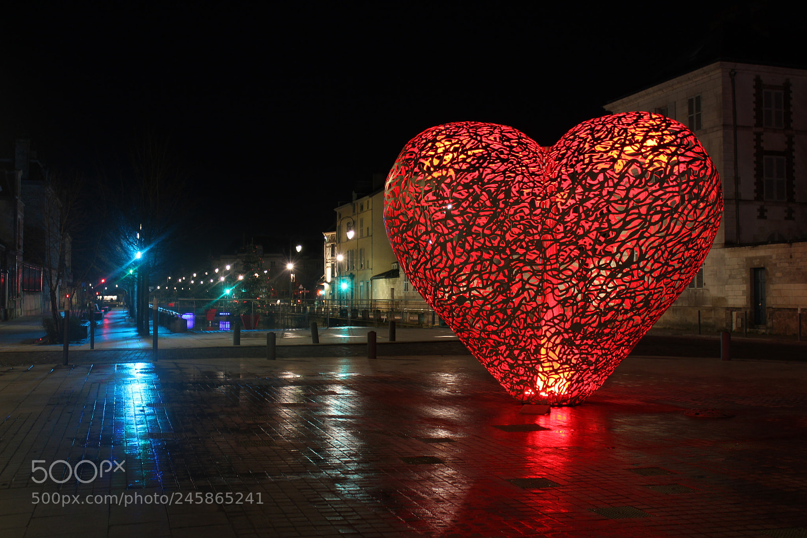 Canon EF-S 18-55mm F3.5-5.6 III sample photo. City by night photography