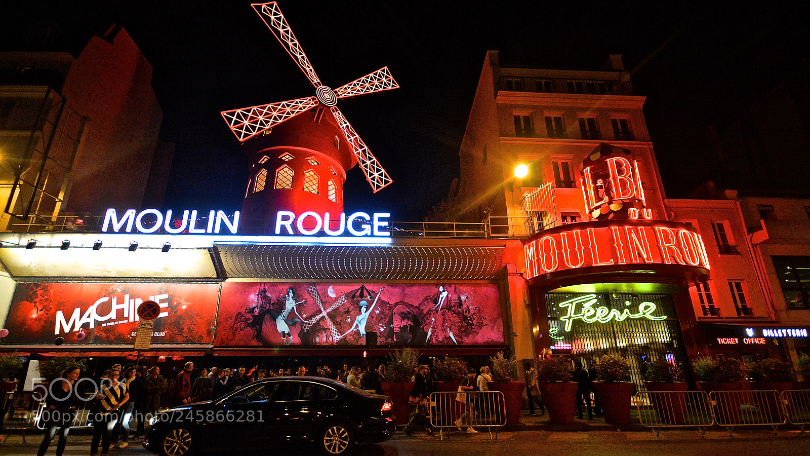 Nikon D3200 sample photo. Le moulin rouge photography