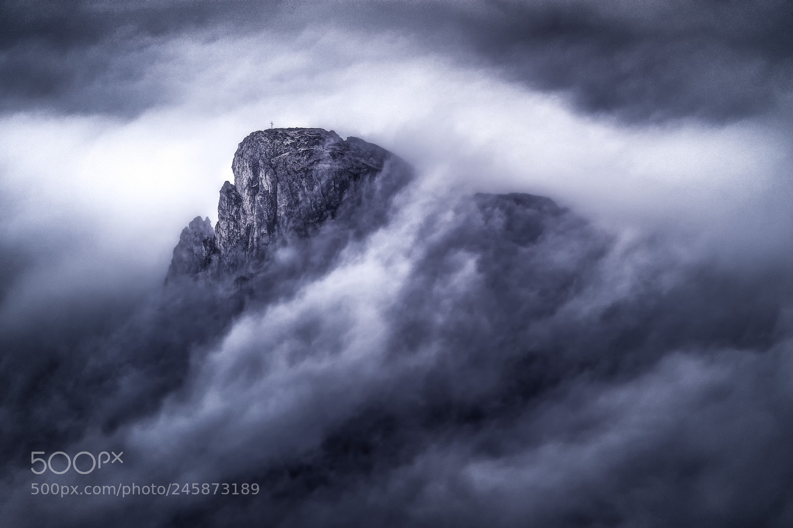 Sony a7 II sample photo. The dark mist photography