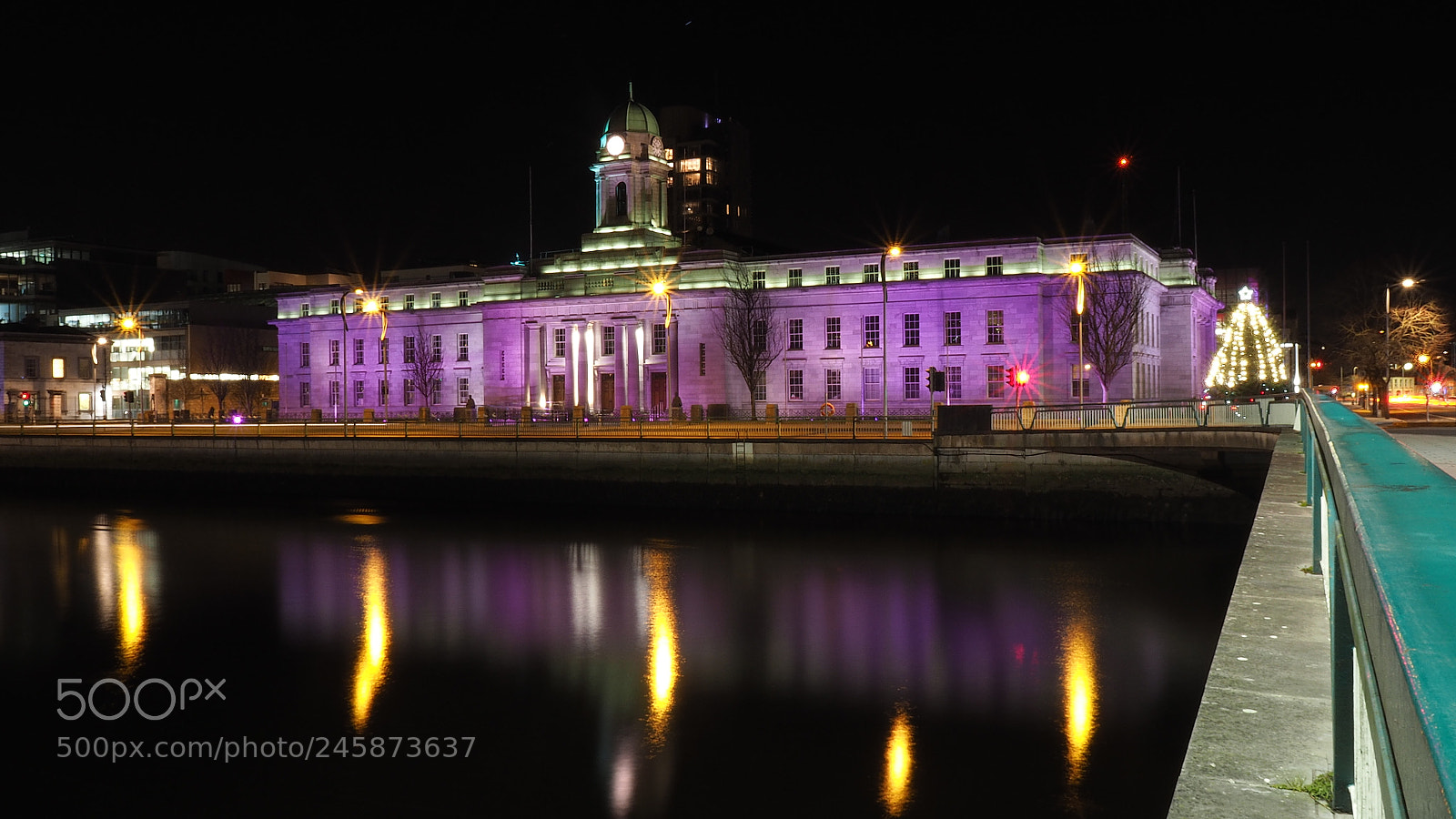 Olympus OM-D E-M5 II sample photo. Cork city hall with photography