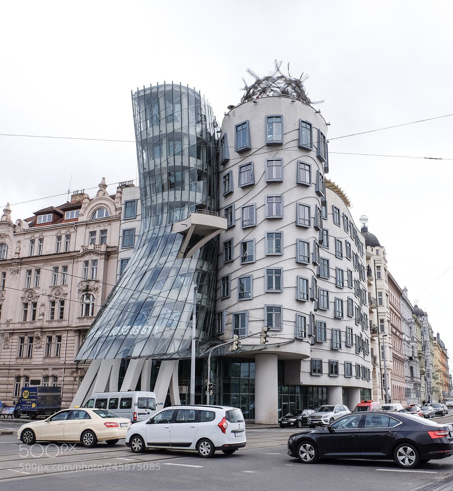 Fujifilm X-T10 sample photo. Dancing house, prague photography