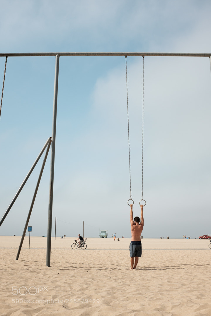 Fujifilm X100T sample photo. Beach workout photography
