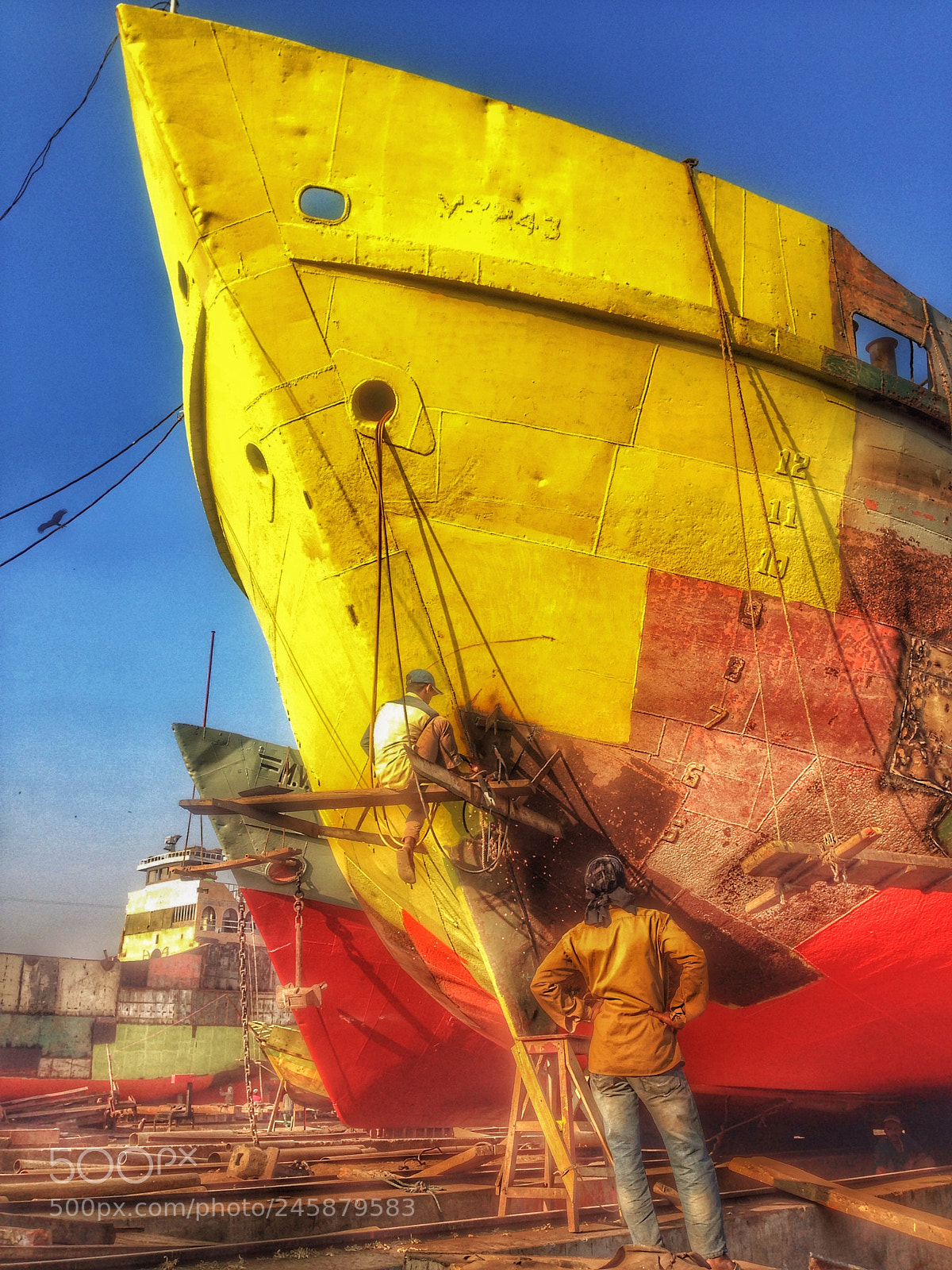 Apple iPhone 5 sample photo. Making ship photography
