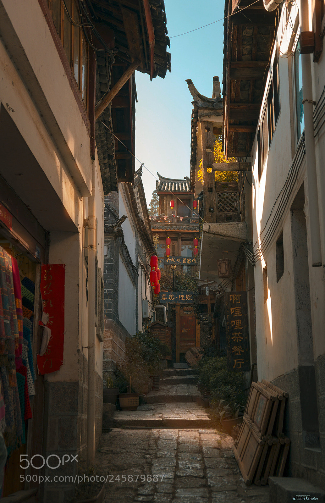 Sony Alpha NEX-5R sample photo. Ancient alleyway photography