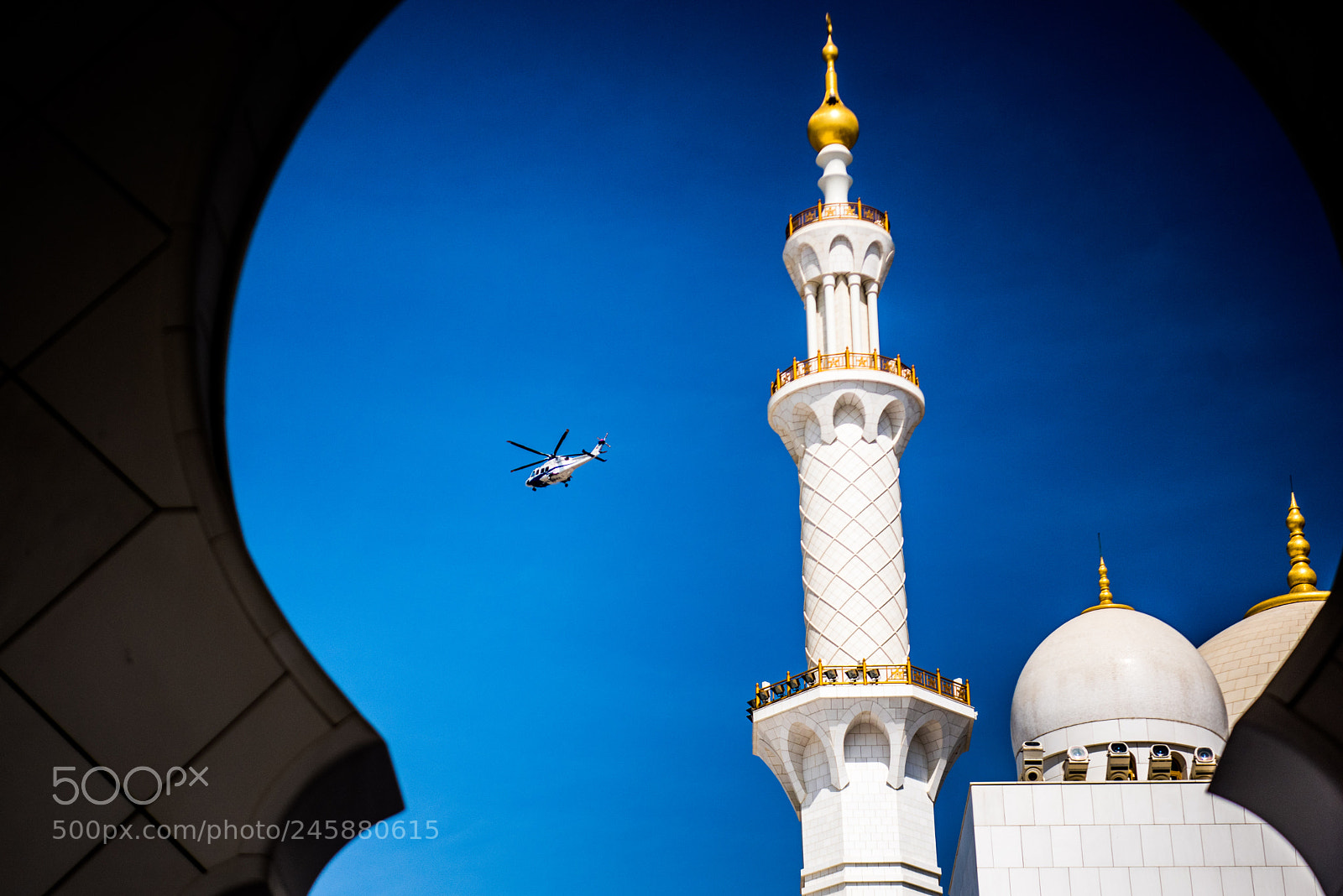 Nikon D810 sample photo. Helicopter flying over sheikh photography
