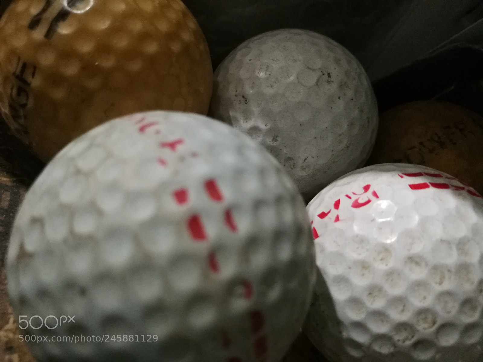 HUAWEI P9 sample photo. Many golf balls photography
