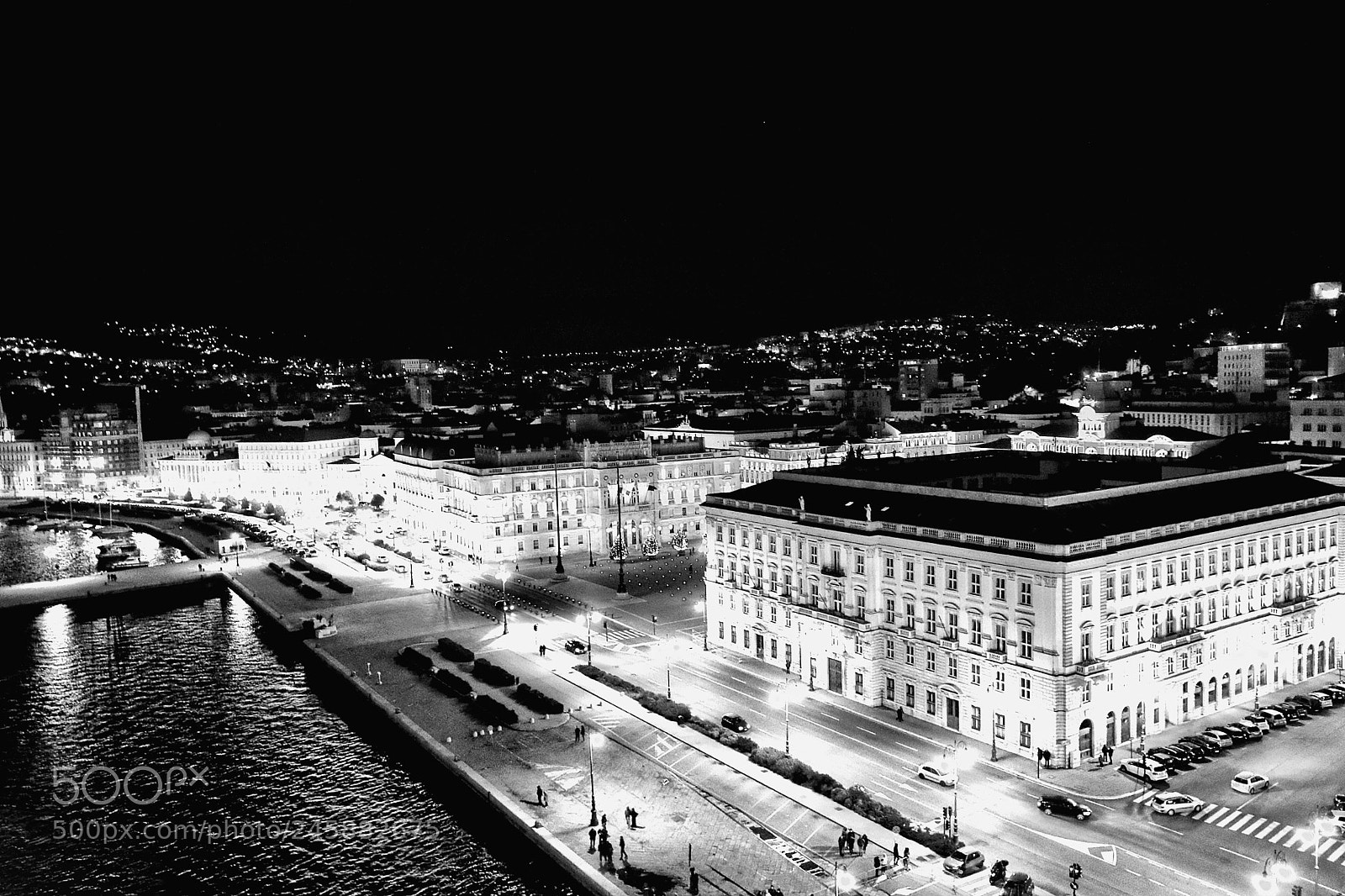 Canon EOS 7D Mark II sample photo. Night cityscape of trieste photography