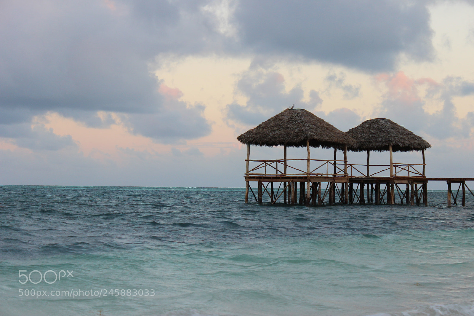 Canon EOS 600D (Rebel EOS T3i / EOS Kiss X5) sample photo. Huts photography