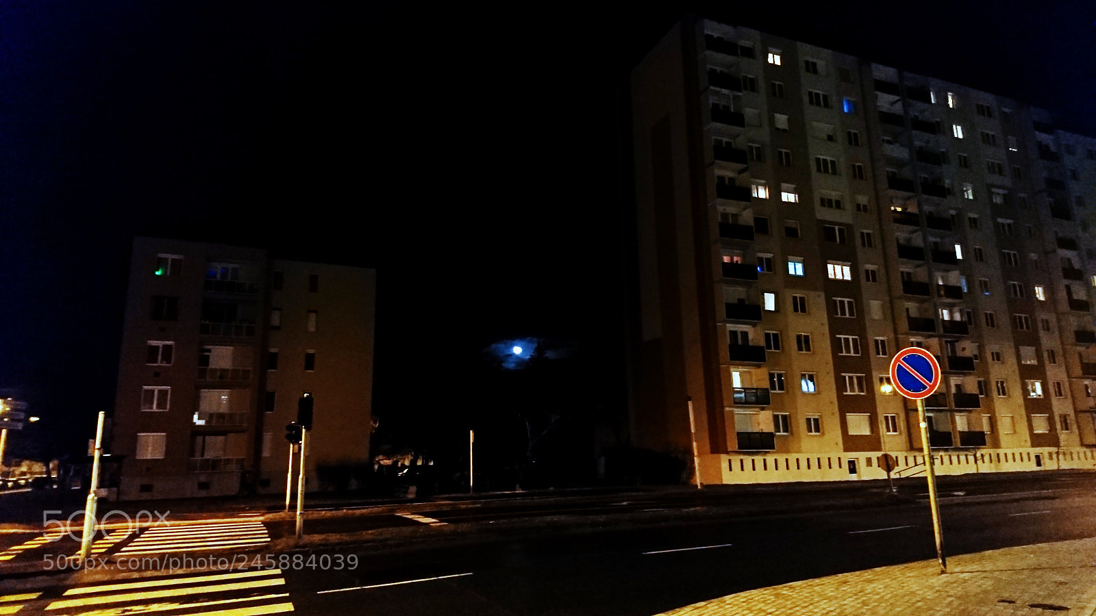 Sony Xperia XZ sample photo. Small city lights photography