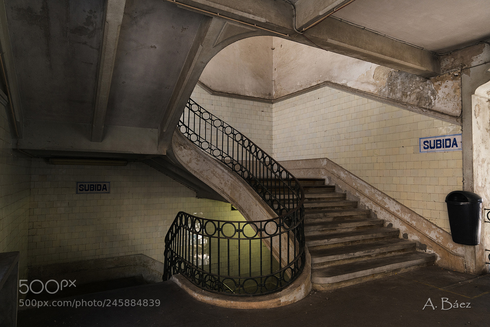 Sony a7R II sample photo. Escaleras del mercado de photography